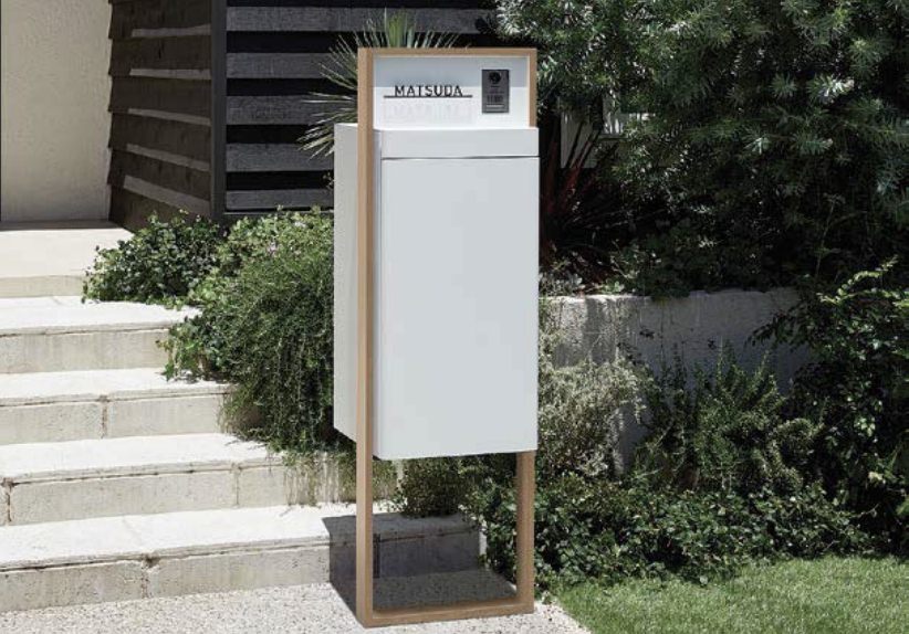 質感の高いブラックと柔らかな光で、奥行き感と彩りを演出